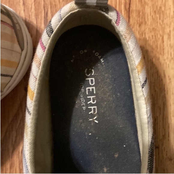 Stripped Sperry Slip on shoes - Picture 3 of 5